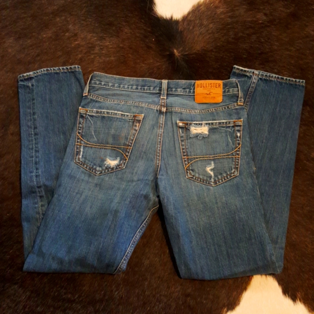 EUC Hollister 32 x 32 distressed button fly jean